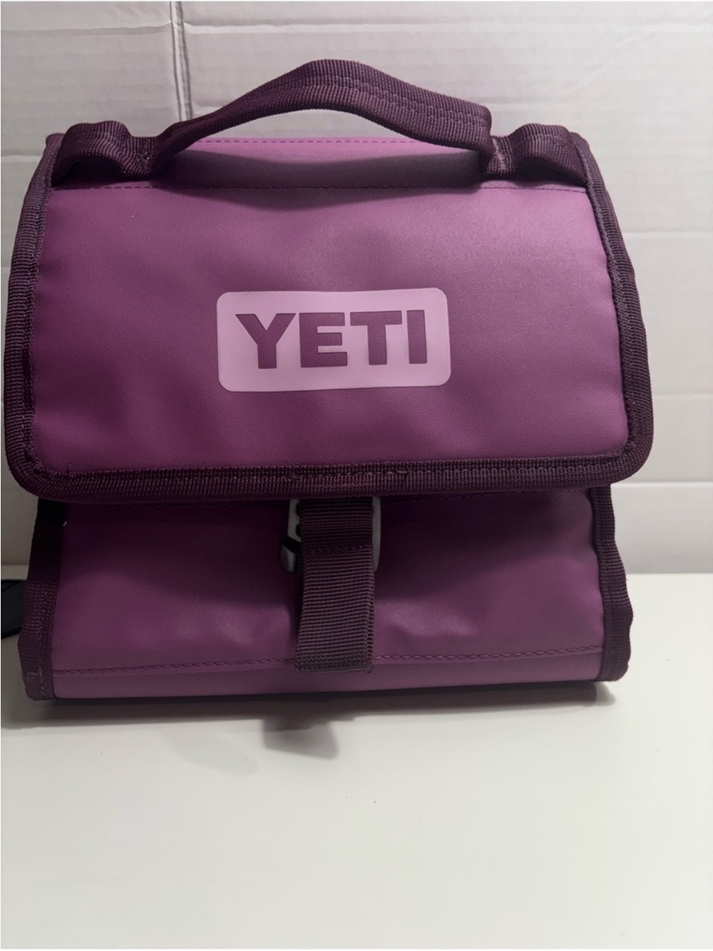 YETI Daytrip Foldable Lunch
Bag Cooler Nordic Purple